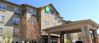 Holiday Inn Express & Suites Chicago West-Roselle by IHG