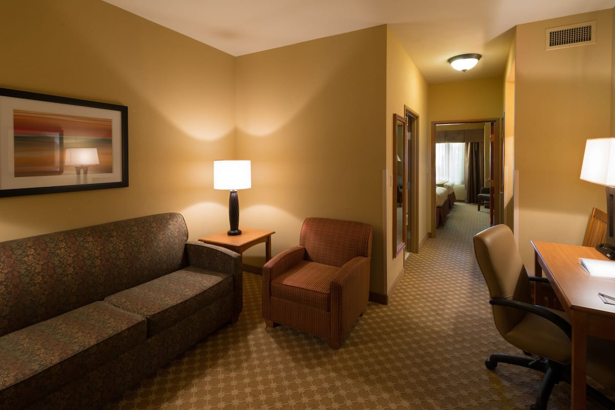 1 bedroom, in-room safe, desk, iron/ironing board