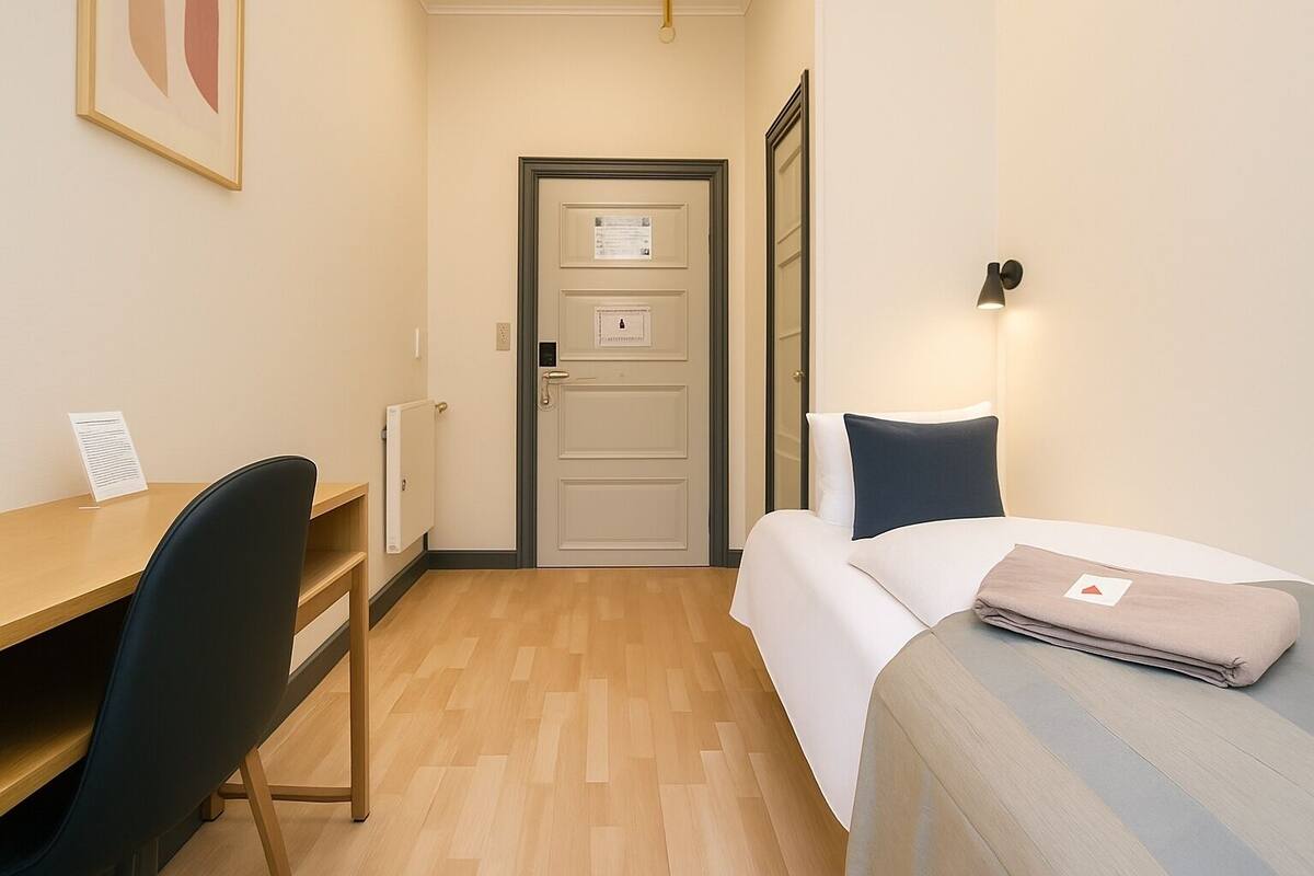 Single Room | Iron/ironing board (on request), WiFi (free), bed sheets