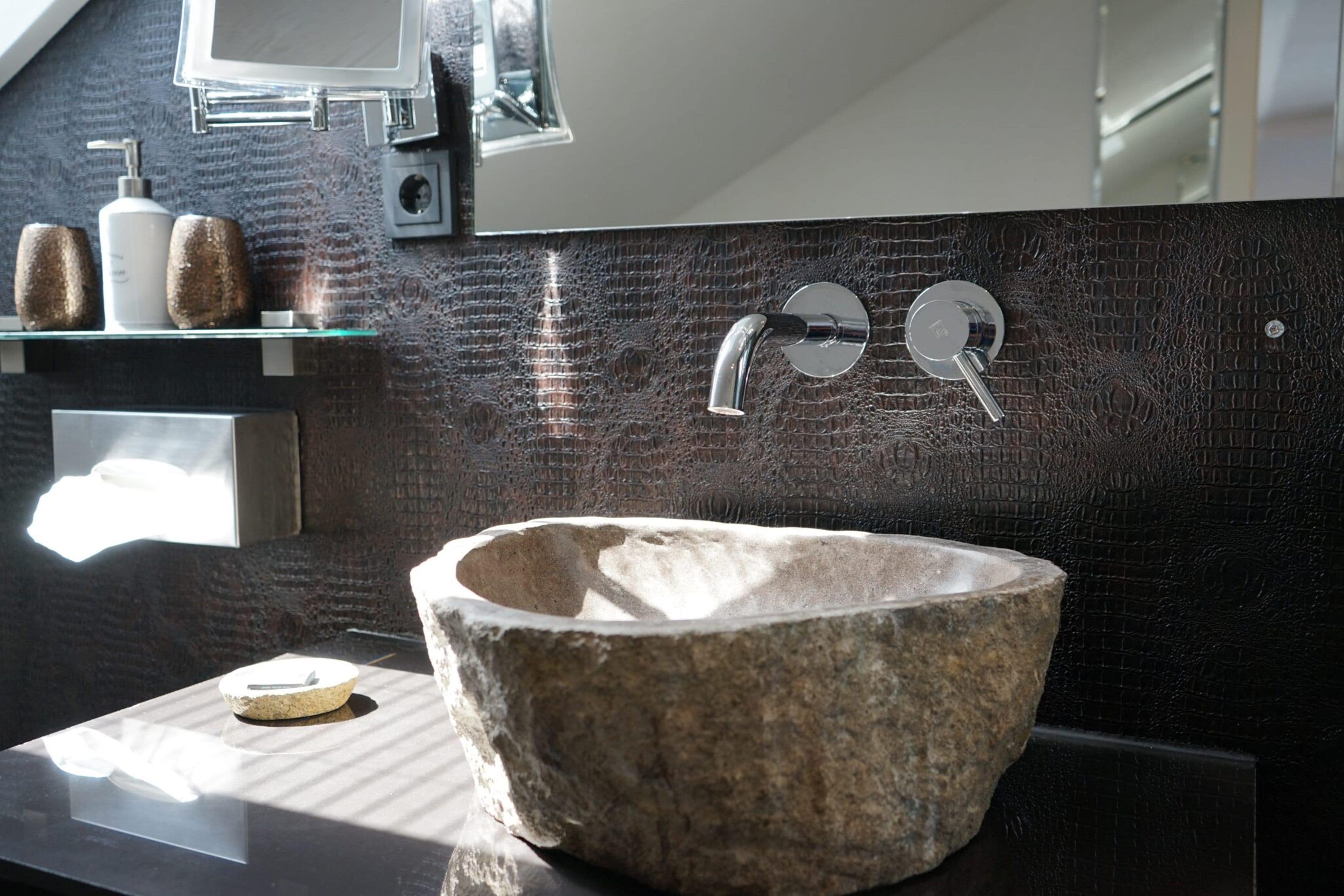 junior suite | bathroom | shower, free toiletries, hair dryer, slippers