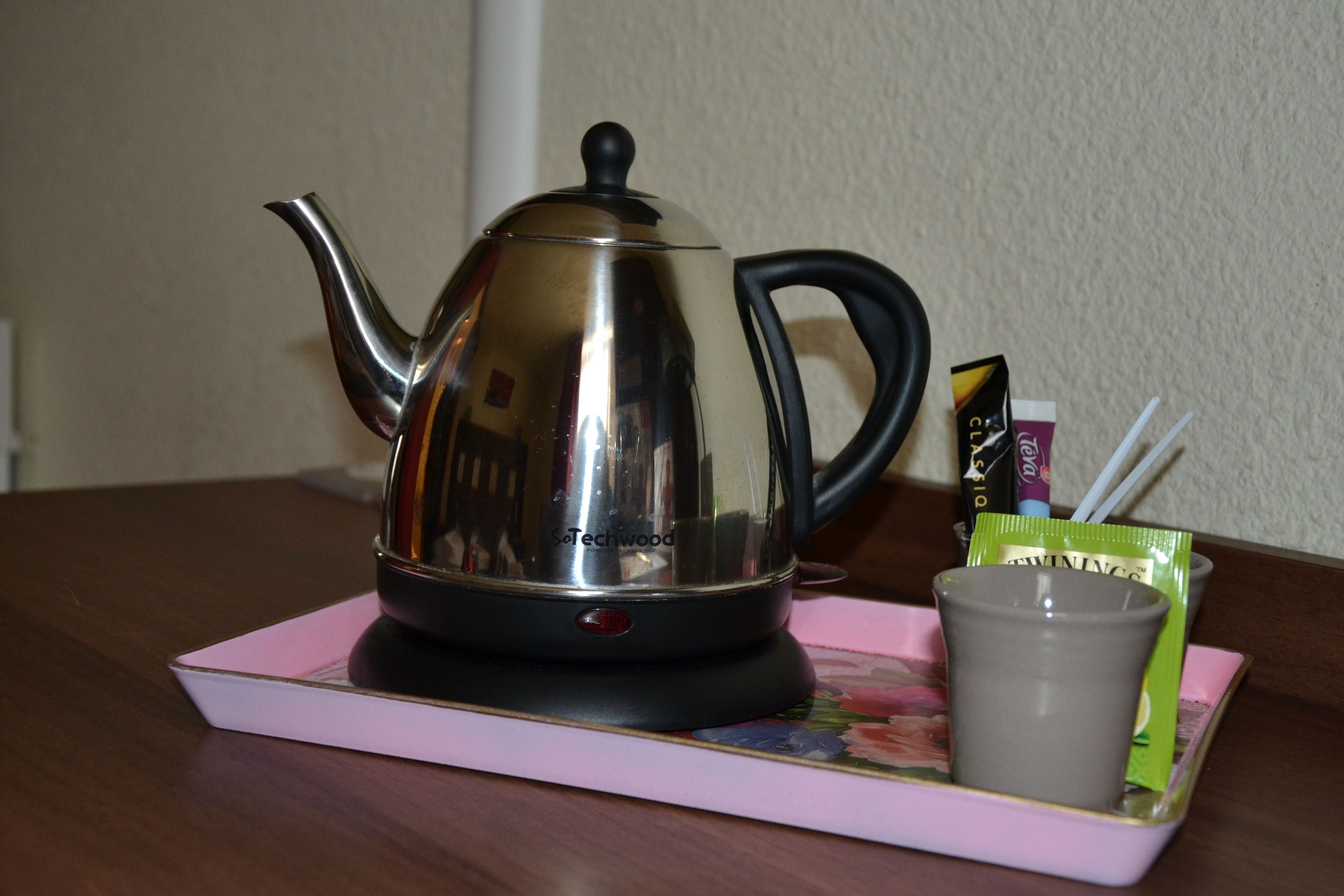 chambre standard double | coffee and/or coffee maker