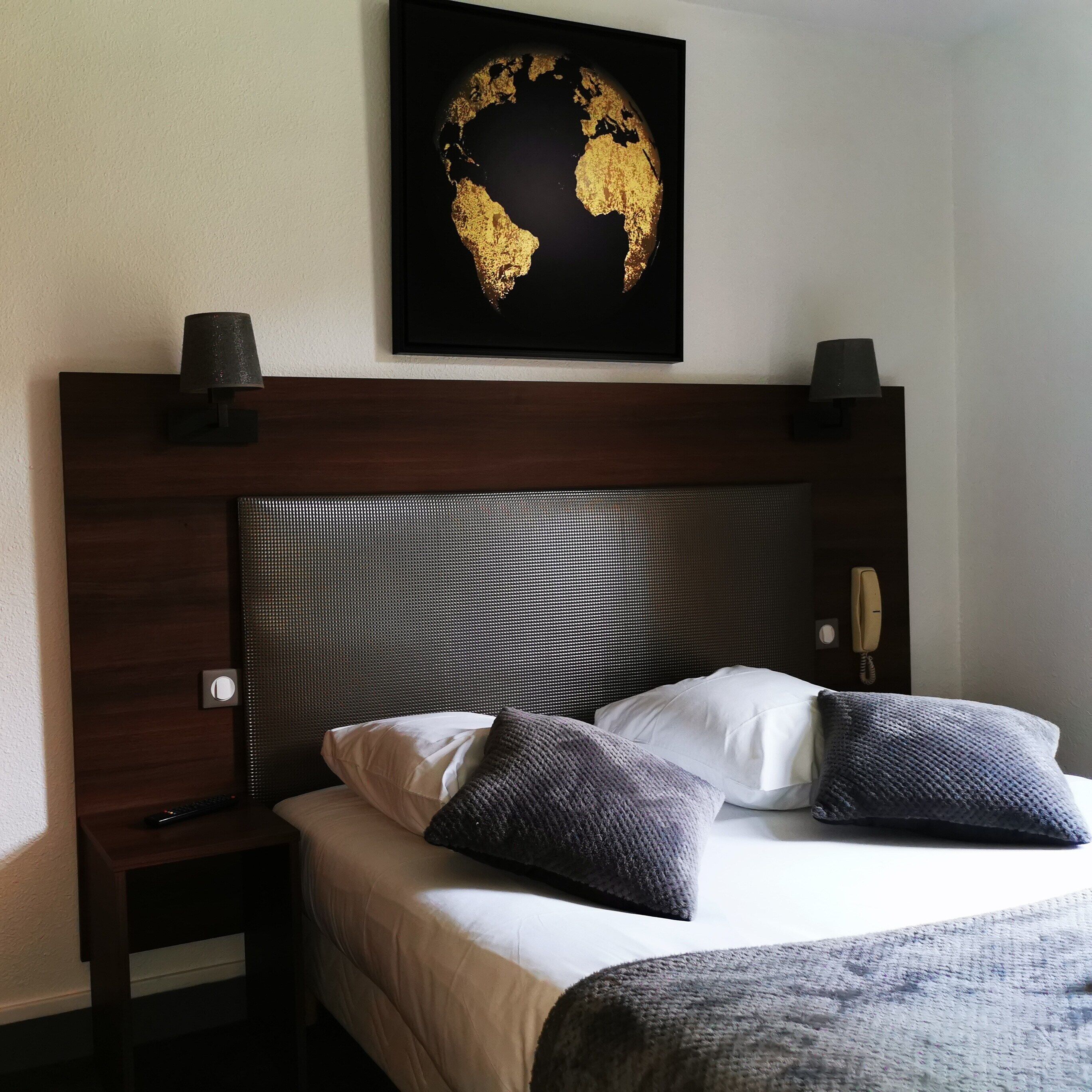 double room single use | desk, blackout curtains, soundproofing, free wifi