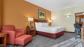 Deluxe Room, 1 King Bed, Accessible, Refrigerator & Microwave (2 Rooms, Board Room Table, Tub) | Desk, blackout drapes, iron/ironing board, free cribs/infant beds