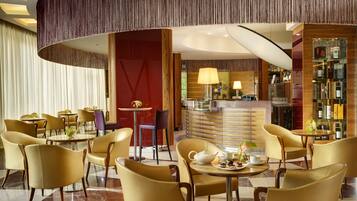 Daily full breakfast (EUR 15 per person)