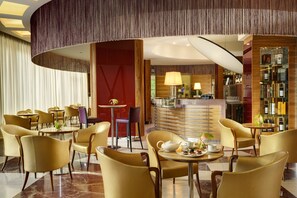 Tägliches großes Frühstück (15 EUR pro Person)