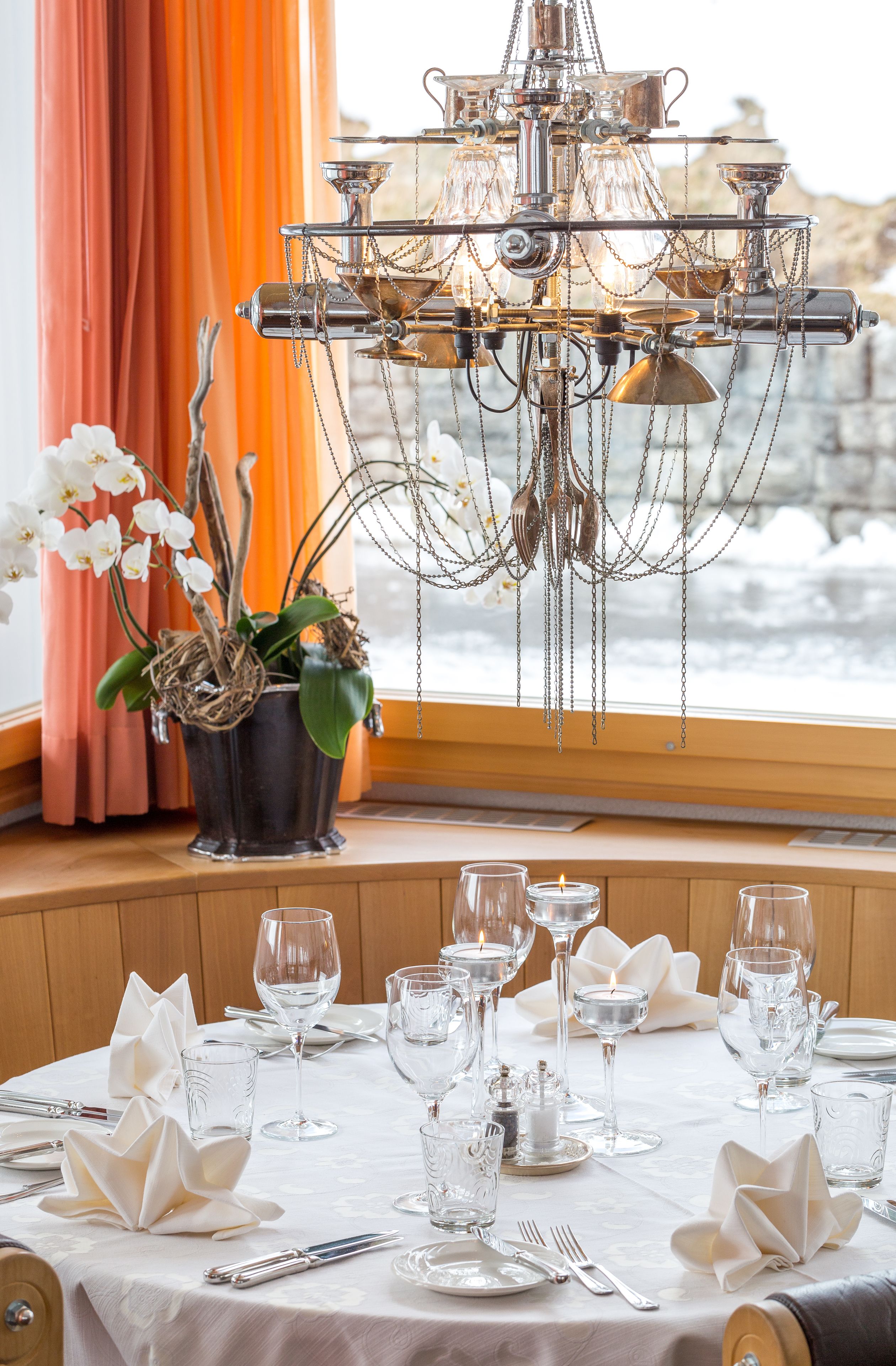 breakfast, lunch, dinner served; regional cuisine, al fresco dining