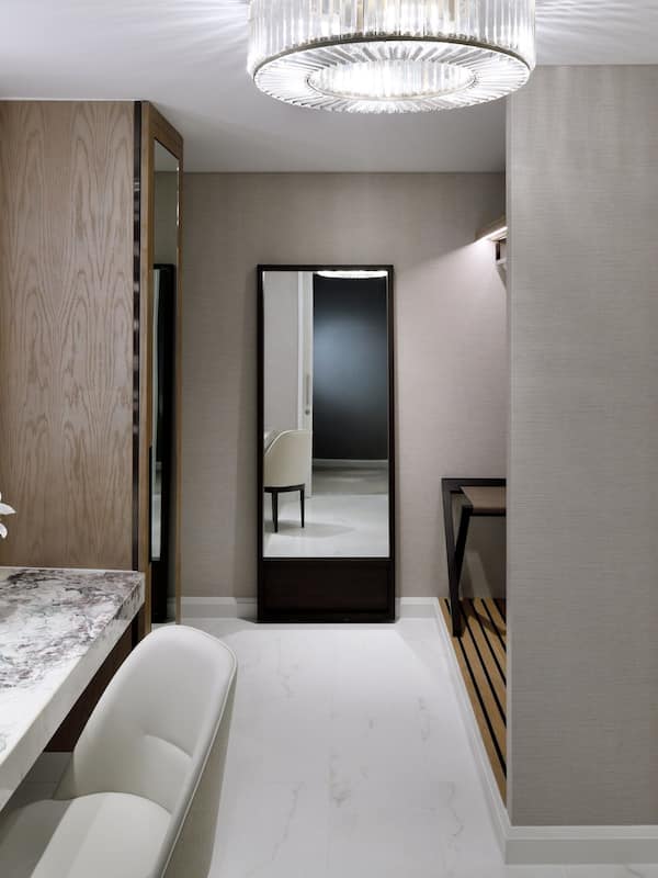 Executive Suite | 1 bedroom, premium bedding, minibar, in-room safe