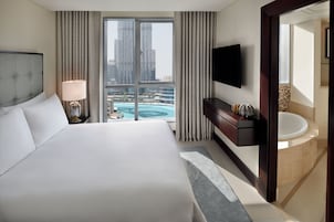 Ropa de cama de alta calidad y minibar 