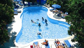 2 udendørs pools