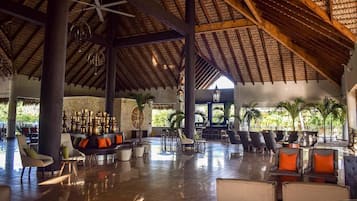 3 bars/lounges, swim-up bar, poolside bar, beach bar