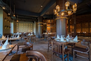 5 restaurantes: opção de café da manhã, almoço e jantar