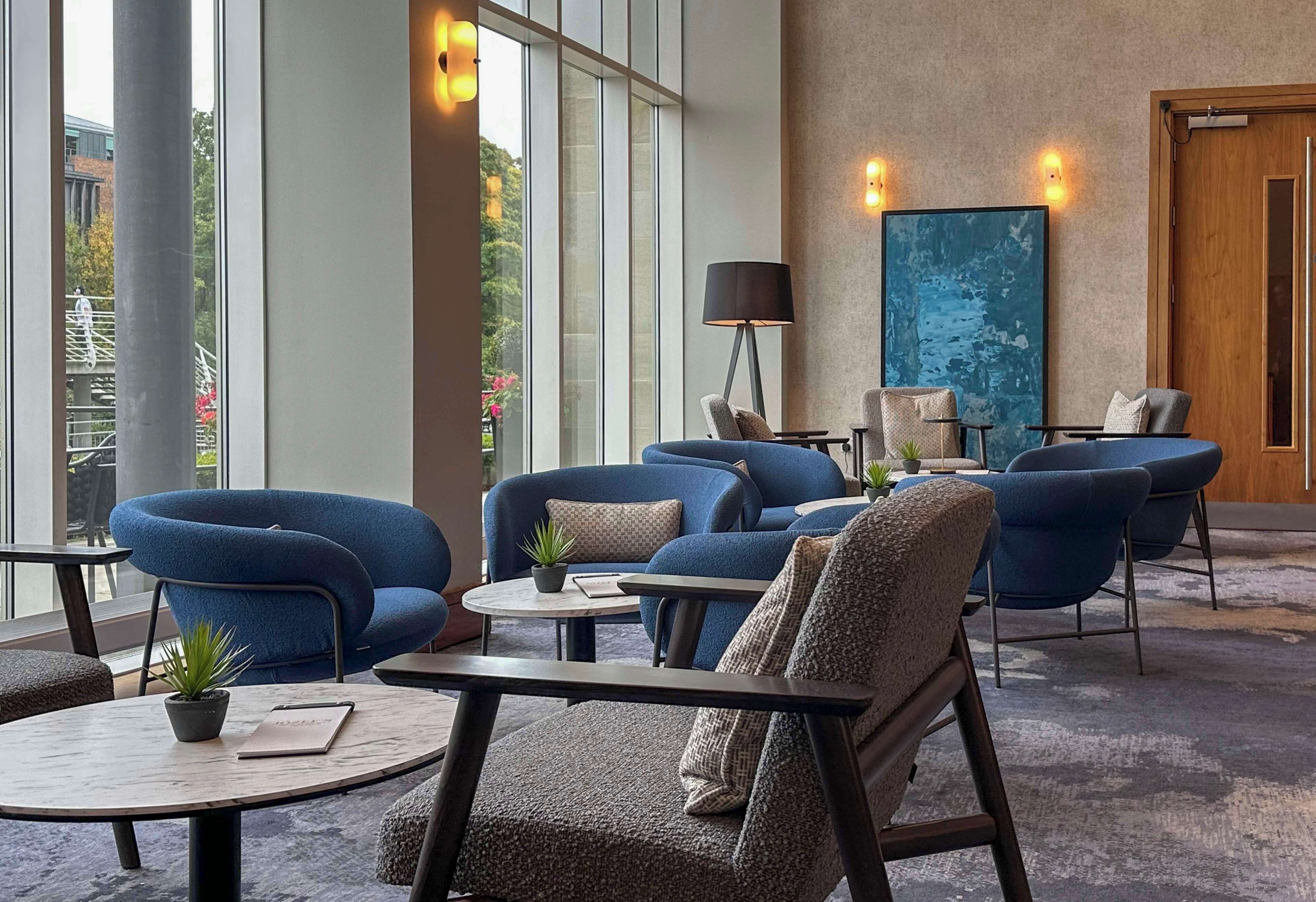 供应午餐和早午餐