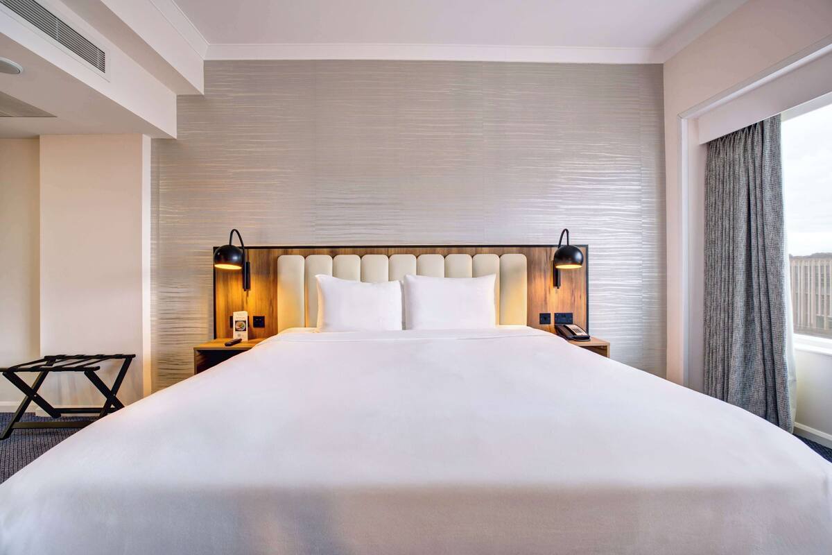 hypo-allergenic bedding, in-room safe, desk, iron/ironing board