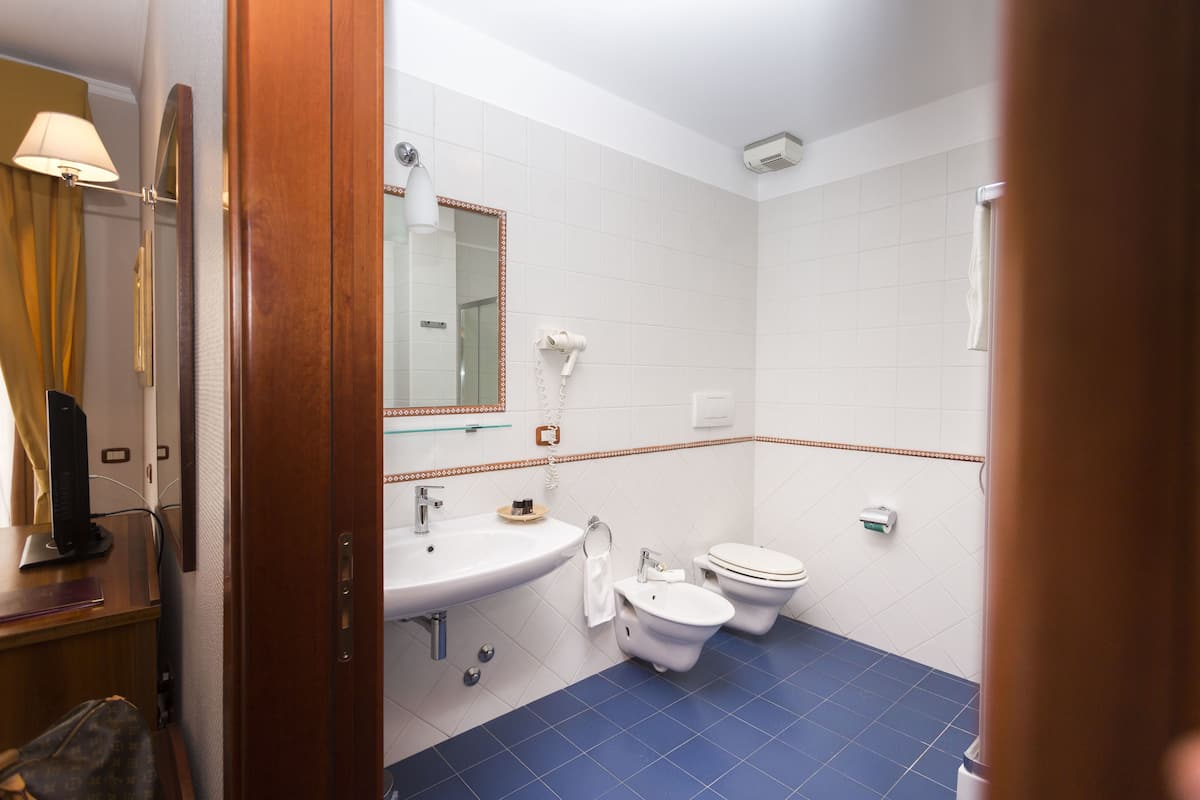 minibar, in-room safe, desk, blackout curtains