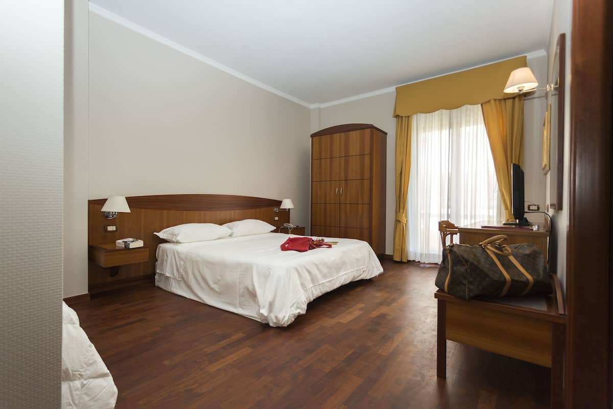 Minibar, in-room safe, desk, blackout curtains
