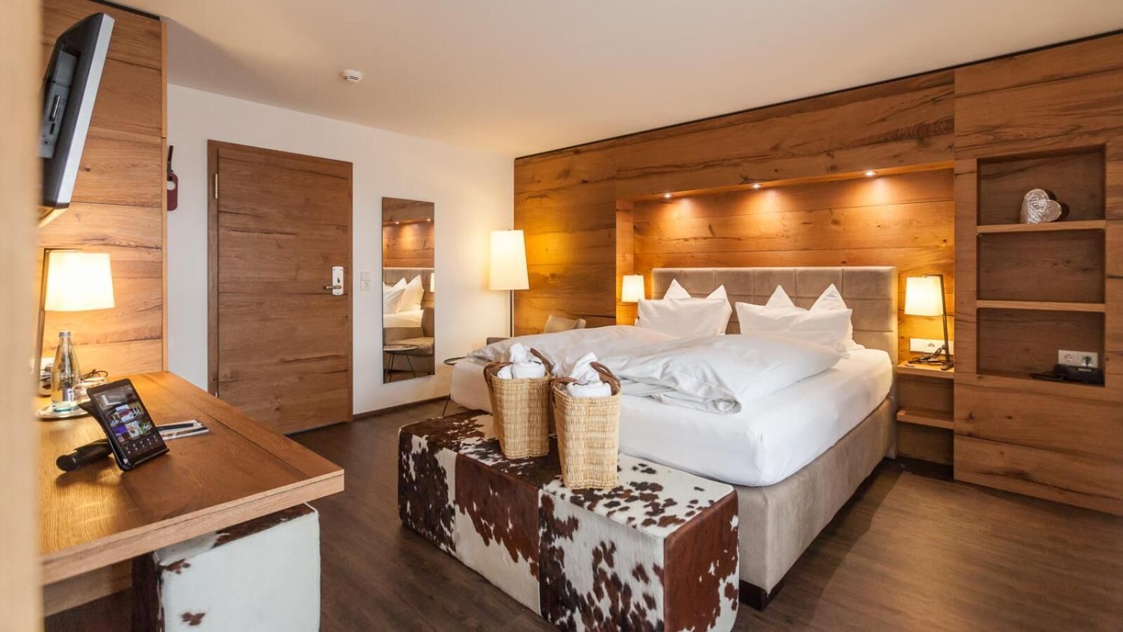 Hypo-allergenic bedding available, minibar, in-room safe, desk