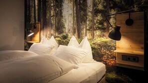 Basic Room | Hypo-allergenic bedding, minibar, in-room safe, desk - Kirnbacher Hof (Wolfach)