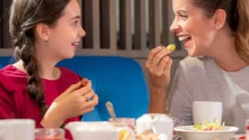 2 restoran, sarapan, makan tengah hari dihidangkan; masakan tempatan