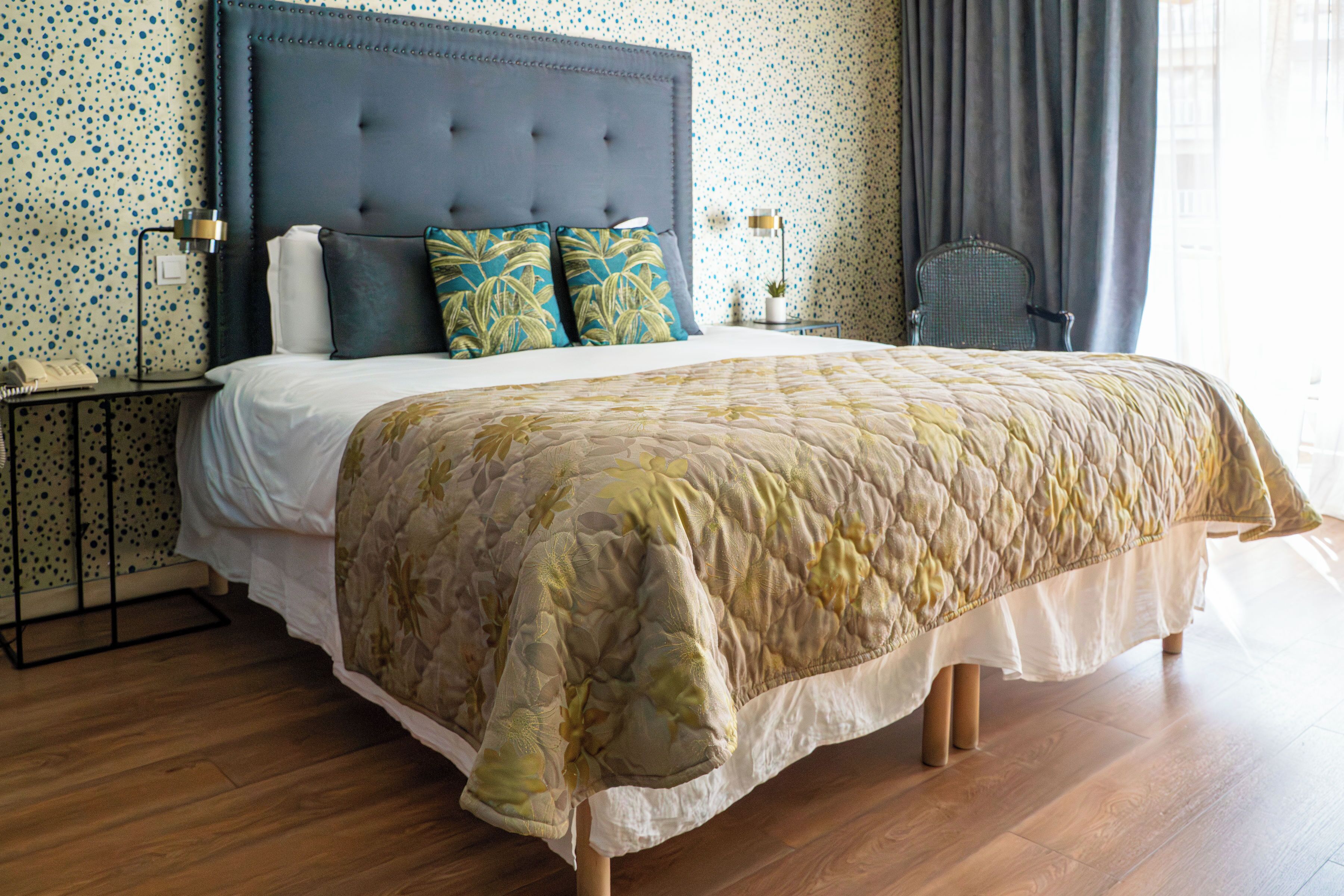 小型客房 | 15 多间卧室、Select Comfort 床、迷你吧、特色家居