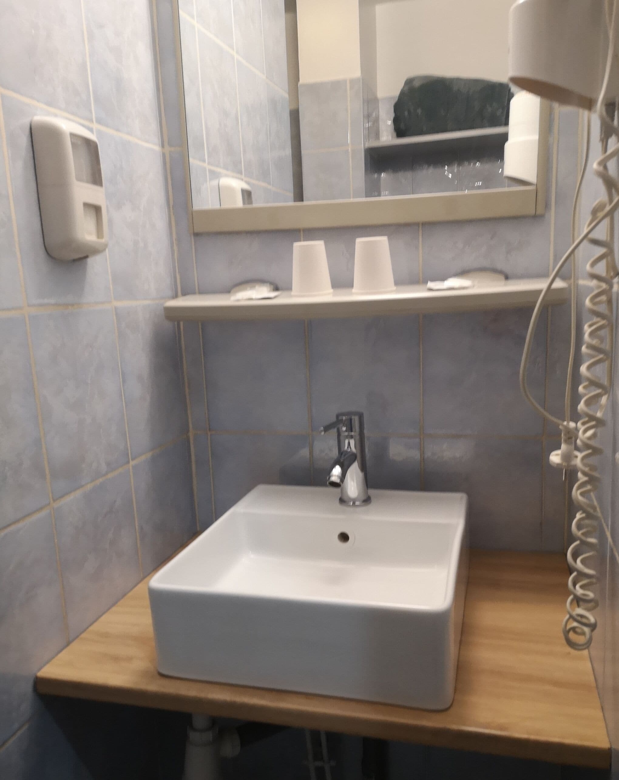 standard double room, ensuite | bathroom