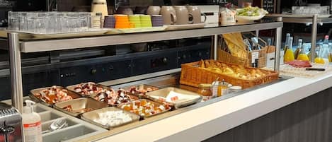 Café da manhã grátis todos os dias