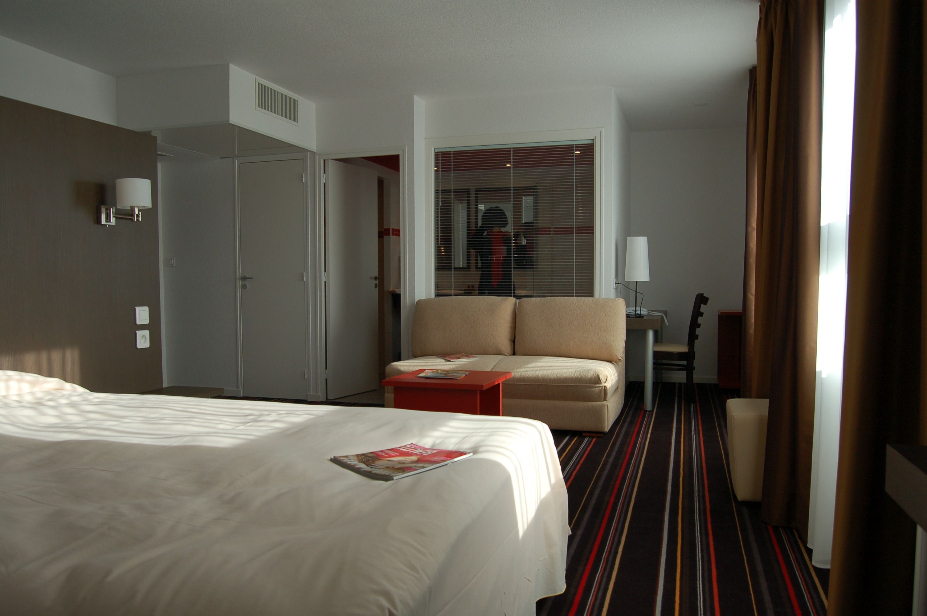 standard suite, multiple beds | in-room safe, desk, free wifi