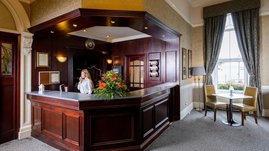 Commodore Hotel