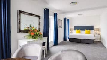 King Room | Living area | TV