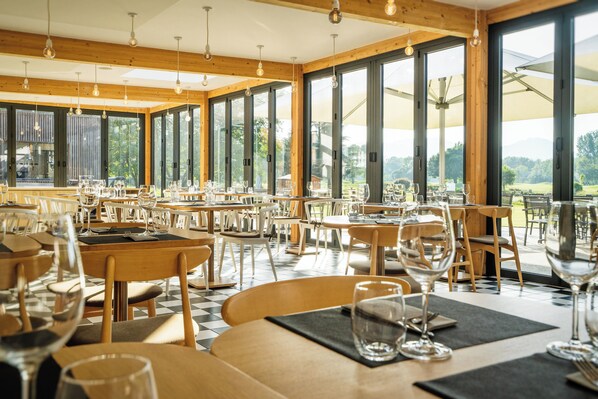 Restaurant -  Domaine de Charmeil (Saint-Quentin-sur-Isere)