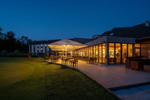 Terrace/patio -  Domaine de Charmeil (Saint-Quentin-sur-Isere)