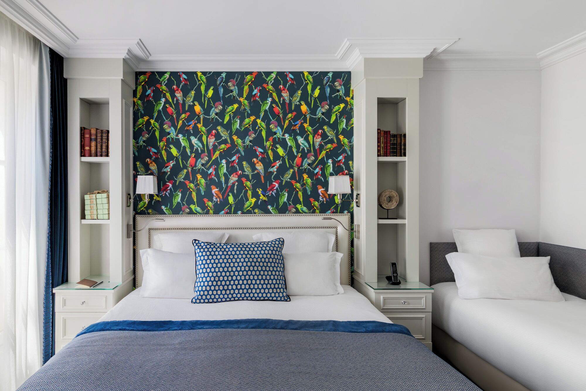 deluxe triple room | down duvets, free minibar, in-room safe, desk