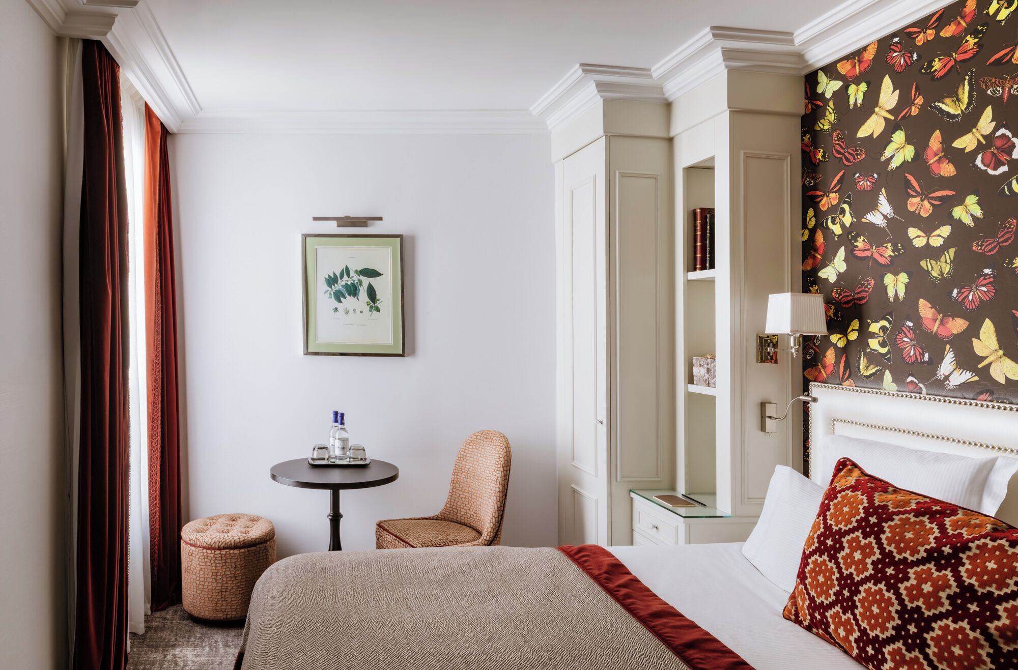 superior double room | down duvets, free minibar, in-room safe, desk