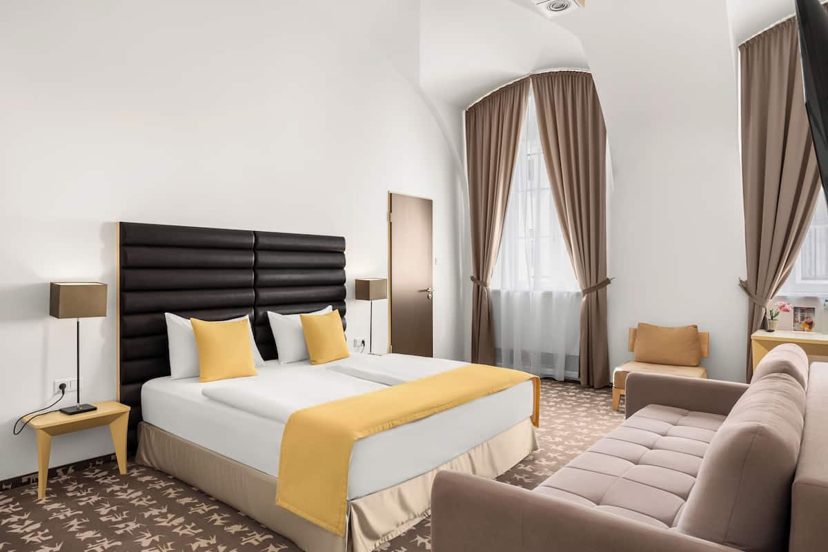 Habitación doble superior | Ropa de cama hipoalergénica y caja de seguridad en la habitación