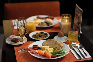 Desayuno buffet diario (HUF 5000 por persona)