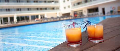 Außenpool, Liegestühle