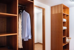 Armoire