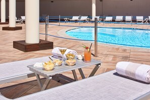 Seasonal outdoor pool - UNAHOTELS Varese (Varese)