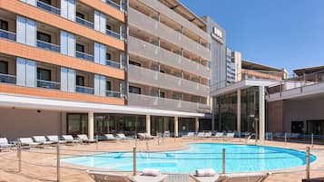 Seasonal outdoor pool