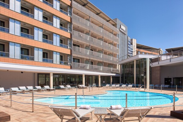 Seasonal outdoor pool