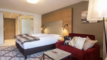 In-room safe, desk, free cribs/infant beds, free rollaway beds