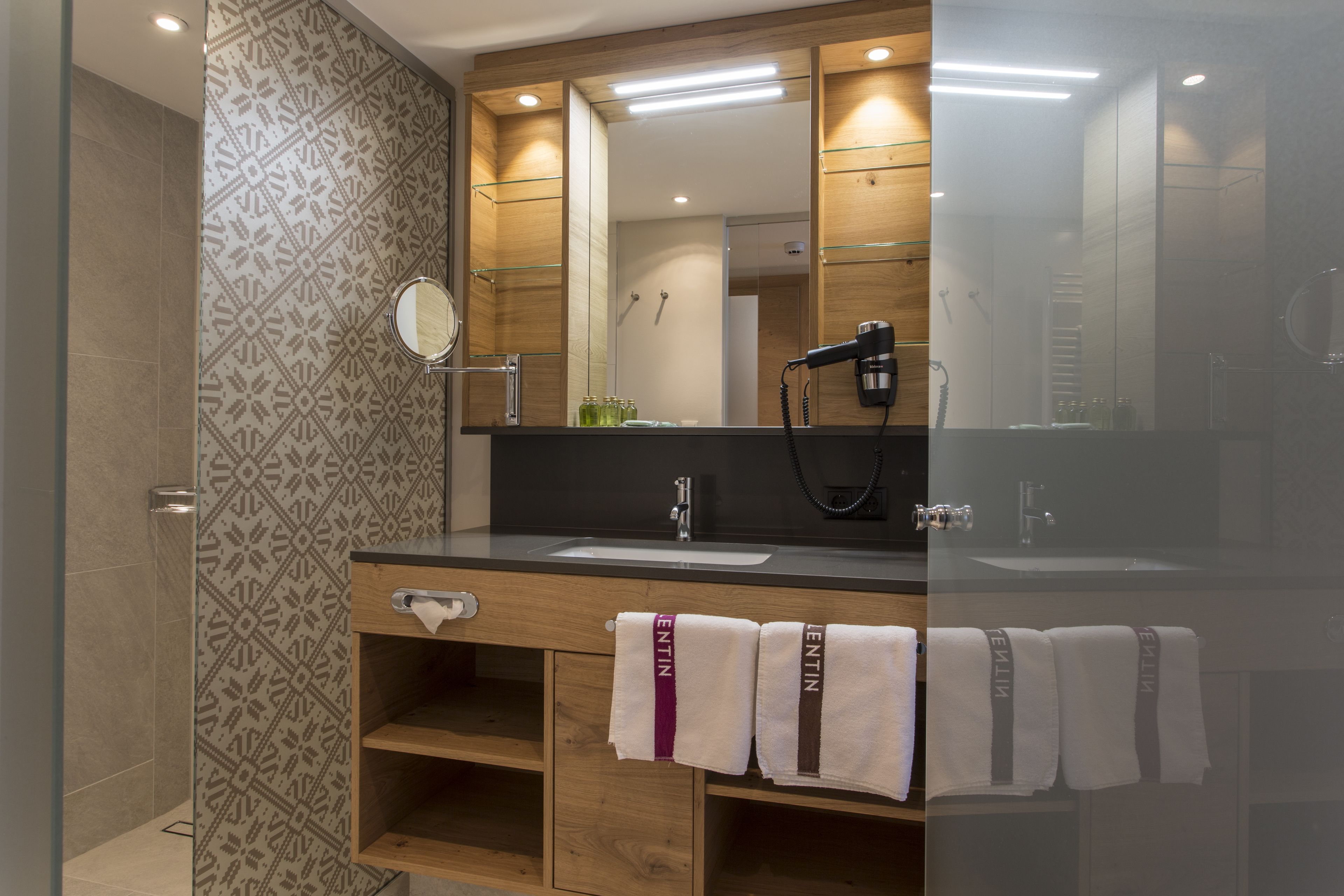 superior double room, balcony, mountain view | bathroom | free toiletries, hair dryer, bathrobes, slippers