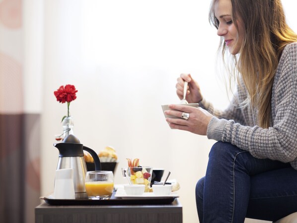 Masa, ses yalıtımı, ütü/ütü masası, ücretsiz kablosuz İnternet