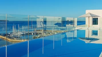 2 piscine all'aperto, ombrelloni da piscina, lettini