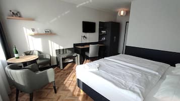 Superior-Doppelzimmer | Allergikerbettwaren, Schreibtisch, Verdunkelungsvorhänge