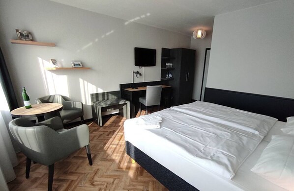 Superior-Doppelzimmer | Allergikerbettwaren, Schreibtisch, Verdunkelungsvorhänge