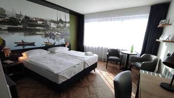 Superior Double Room | Hypo-allergenic bedding, desk, blackout drapes, free WiFi