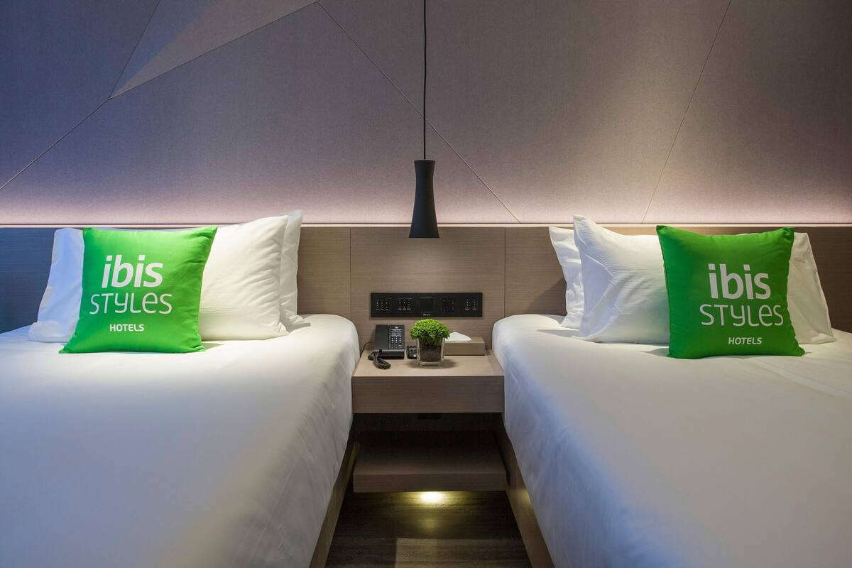 Quarto duplo | Edredons de pluma, cortinas blackout, quartos à prova de som