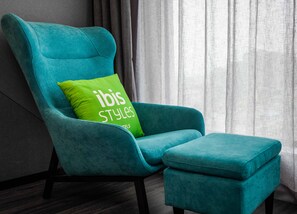 Down comforters, blackout drapes, soundproofing, free WiFi - ibis Styles Yangzhou Baixiang Rd Hotel (Yangzhou)