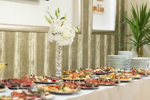 Tägliches inbegriffenes Frühstücksbuffet