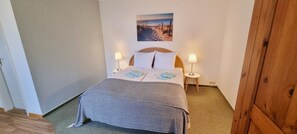 Family Room, 2 Bedrooms | Blackout drapes, soundproofing, free WiFi, bed sheets - Landhaus Kyritz (Kyritz)